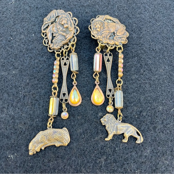 Vintage Banana Bob Bronze Lion/Iridescent/Yellow Stone Dangle Clip On Earrings - Picture 2 of 11